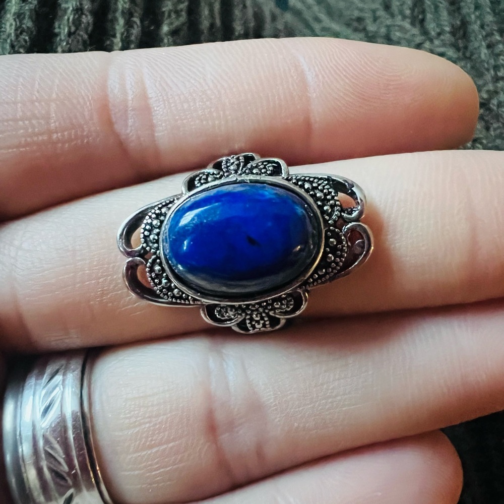 Elegant Silver and Blue Stone Ring